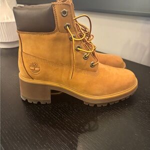Timberland Women’s Wheat Tan Lace-Up Chunky Heel Boots